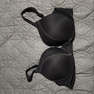 Victoria's Secret Body by Victoria bra 36c